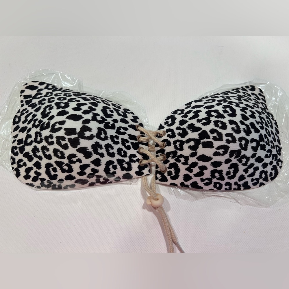 🌸Boutique 🌸 Sticky Bra Backless Strapless Push Up Invisible Lift.  Size B